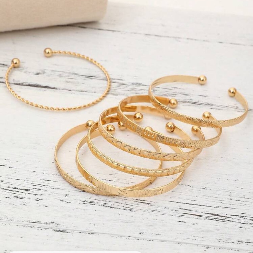 New 7 piece bangle set  bracelets - Picture 4 of 5